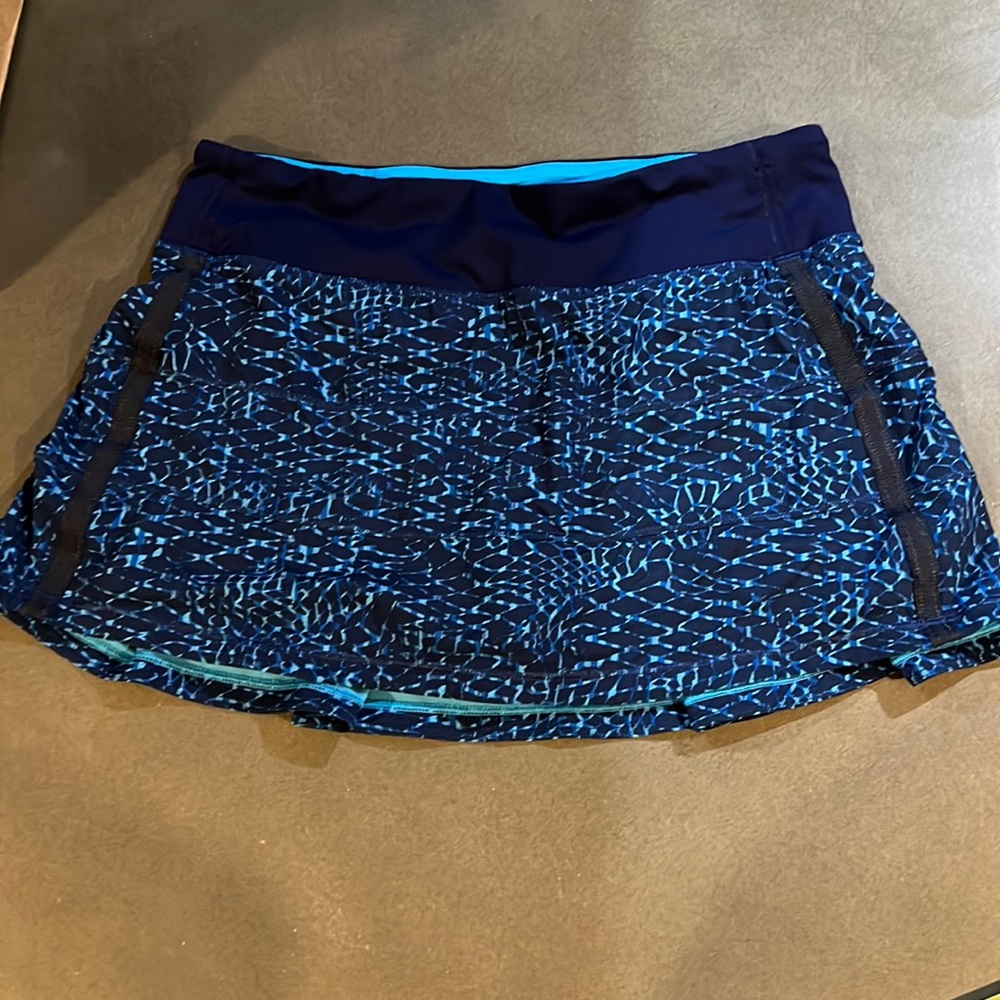 Lululemon skort/ skirt size 6